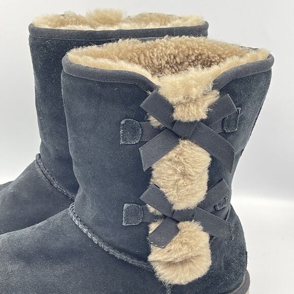 Koolaburra by Ugg Victoria Short Black Suede Tan Fur Boots Womens SIZE 10 Winter - Picture 2 of 11